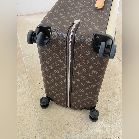 Louis Vuitton Horizon 70 Hard Rolling Suitcase - Picture 4 of 10